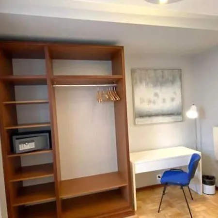 Quarto Com Wc Privativo - Arrendamento Mensal Сasa de vacaciones