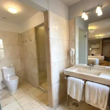 Quarto Com Wc Privativo - Arrendamento Mensal *